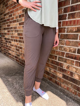 Load image into Gallery viewer, High Waisted Capri Active Joggers with Pockets